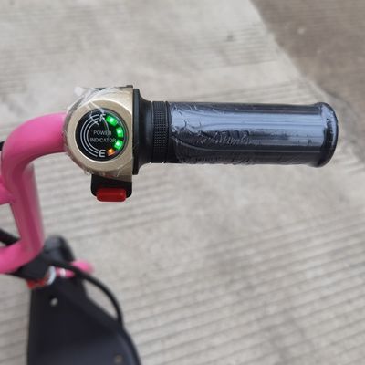 Scooter elettrico da 8 pollici con cestino e sedile velocità massima 15 km/h gamma per carica 8-10KM