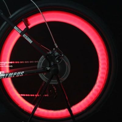 1 x batteria a pulsante alimentata da JWA Silicone Bike Light Frame per ciclismo colorato e divertente
