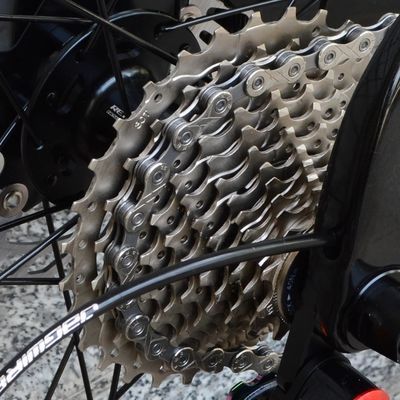 Carbon Frame Gravel Bike 700C*40C 11 velocità APEX Freno a disco idraulico per corse su strada