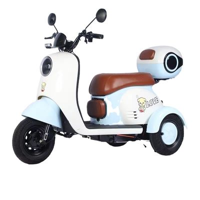 Potenza motore 600W Scooter a tre ruote per adulti Posizione motore hub posteriore Batteria integrata